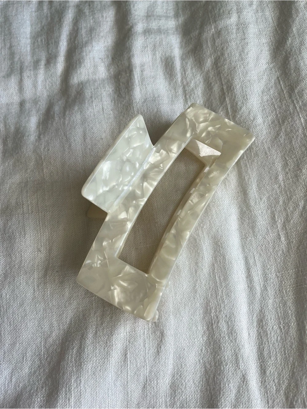 Oversized Pearl White Marbled Rectangle Claw Hair Clip